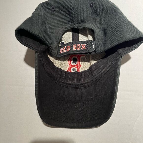 Boston Red Sox Hat - Picture 2 of 4